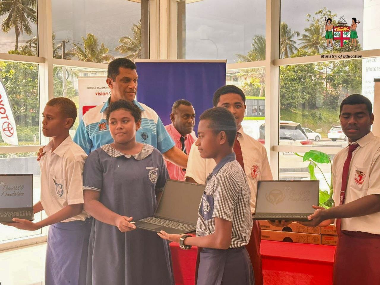 𝐇𝐎𝐍. 𝐑𝐀𝐃𝐑𝐎𝐃𝐑𝐎 𝐀𝐂𝐊𝐍𝐎𝐖𝐋𝐄𝐃𝐆𝐄𝐒 𝐀𝐒𝐂𝐎 𝐅𝐎𝐔𝐍𝐃𝐀𝐓𝐈𝐎𝐍 𝐅𝐎𝐑 𝐃𝐎𝐍𝐀𝐓𝐈𝐍𝐆 𝐋𝐀𝐏𝐓𝐎𝐏𝐒